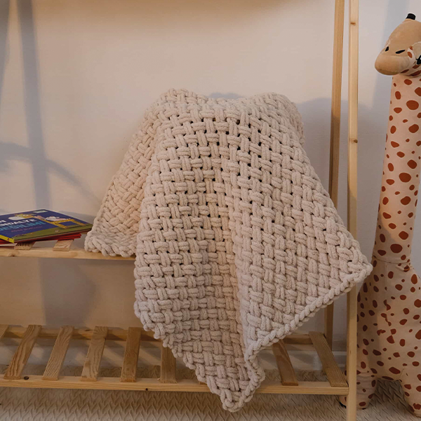 Ivory Örgülü Bebek Battaniyesi